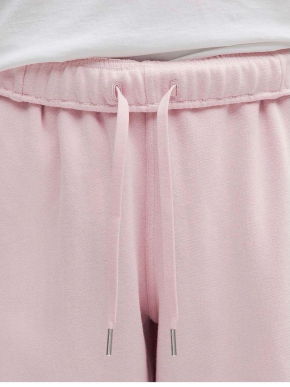 Lululemon Scuba Mid-Rise Oversized Jogger
Regular, Size small - Picture 3 of 11